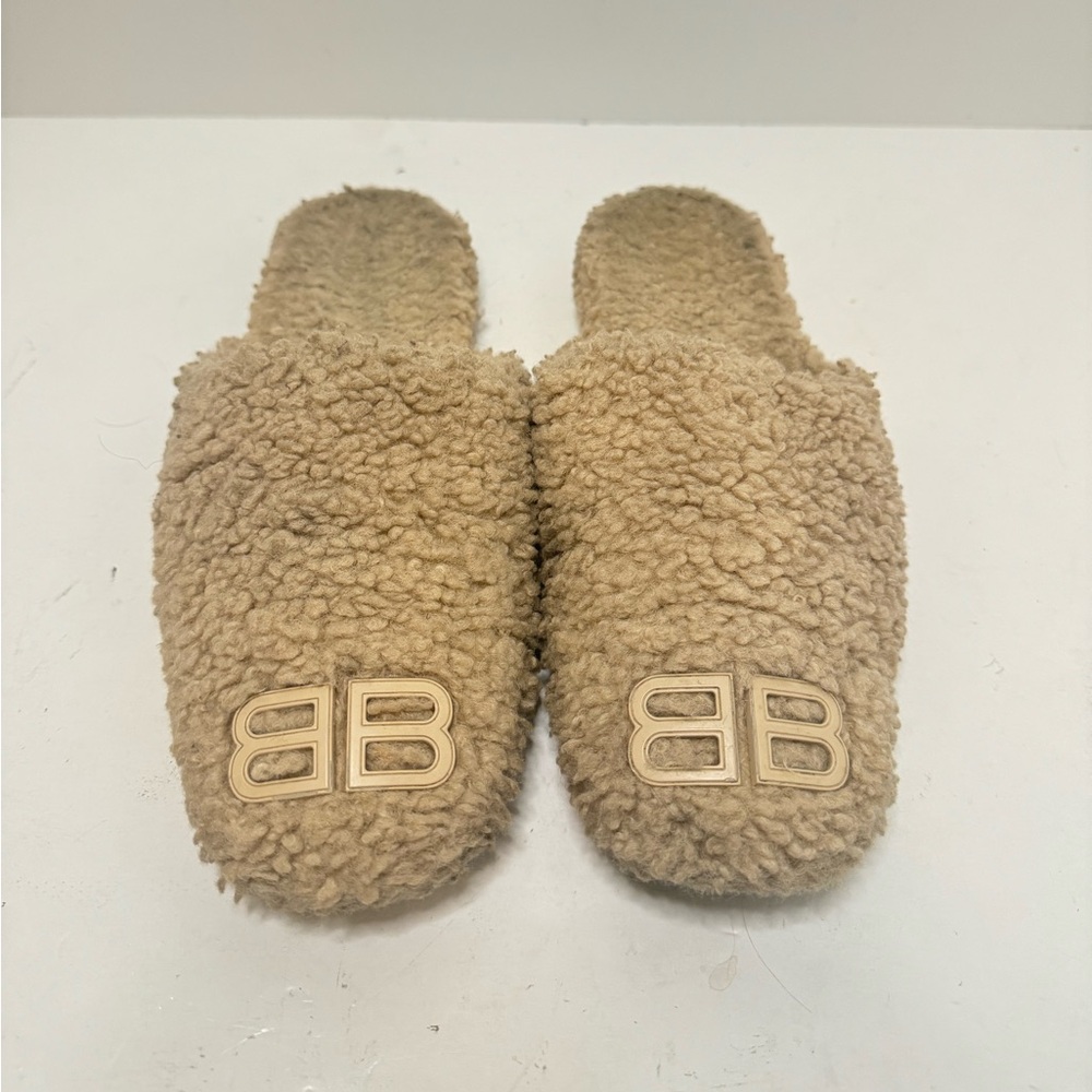 BALENCIAGA Womens Cosy BB Mule Fur Beige Size 37